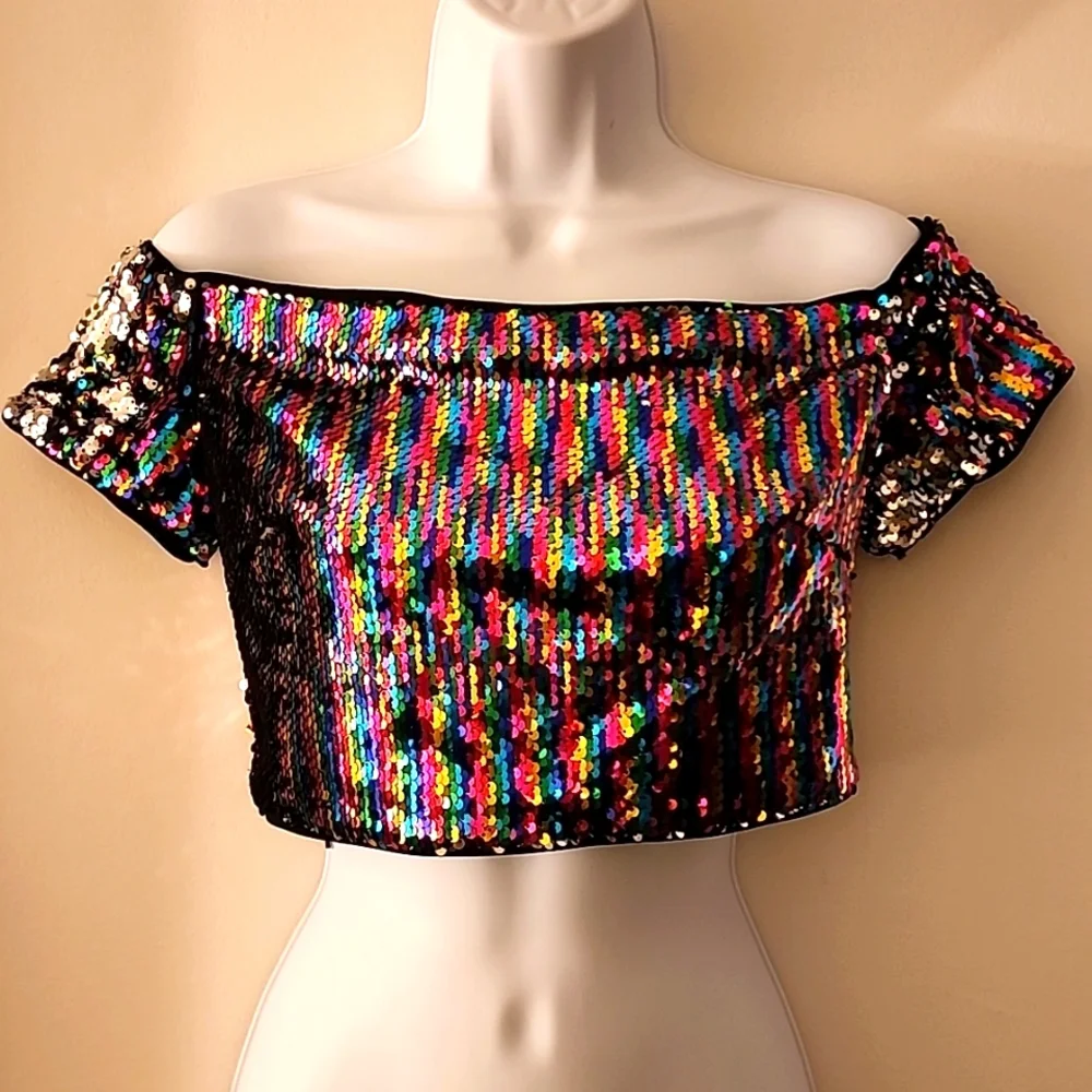 Forever 21 off-shoulder sequin crop-top, size medium, zip closure on back - Picture 1 of 4